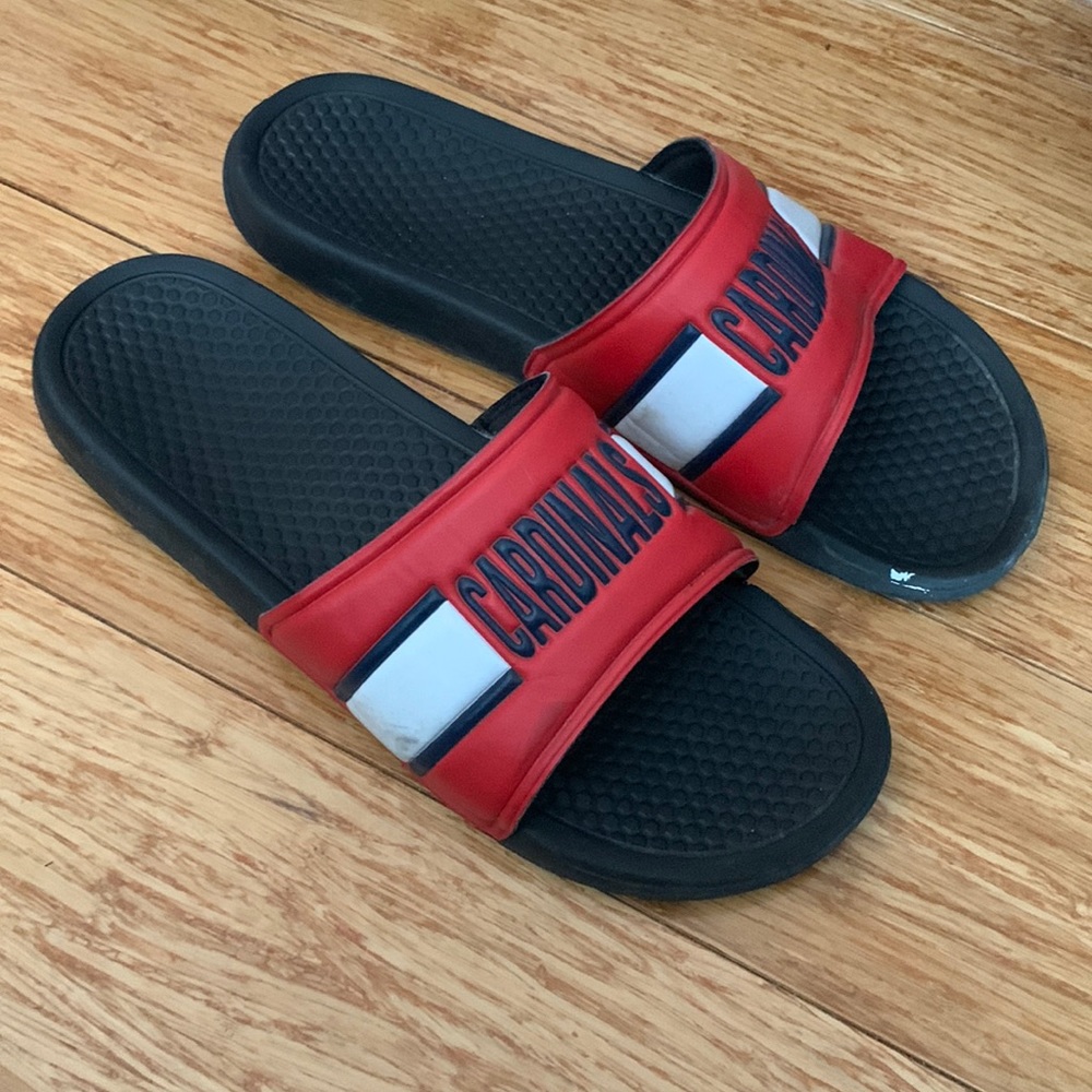 Men’s cardinals slides size 11-12